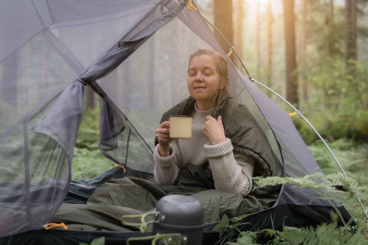 Overnatning i det fri? Friluftskataloget har alt i grej og udstyr!